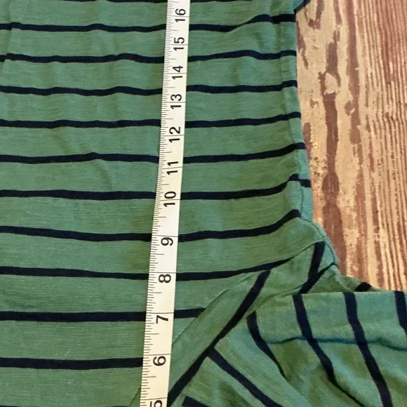 White House Black Market Green and Black Top - Picture 4 of 5